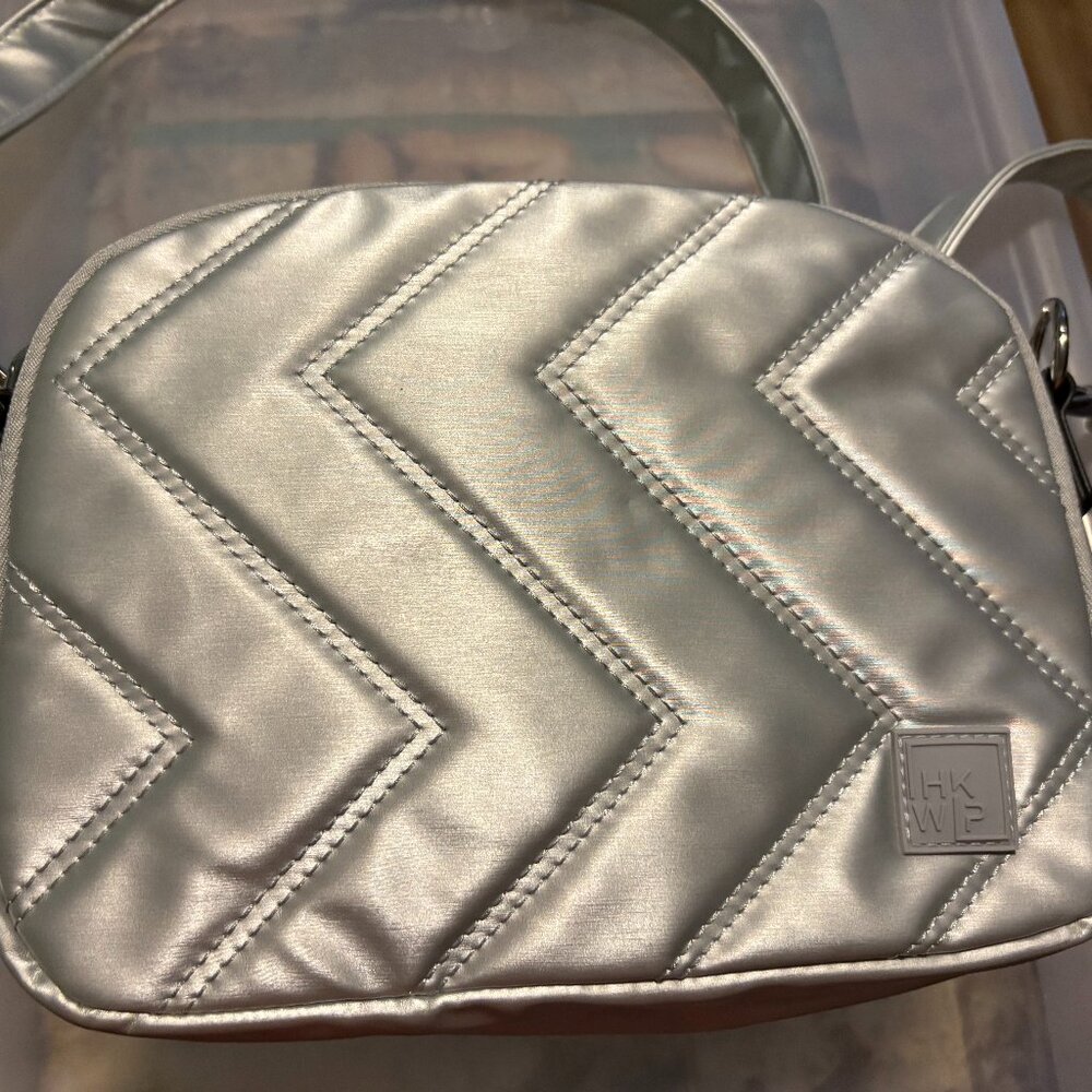 IHKWIP Zig Zag Metallic Silver - Excellent Condition